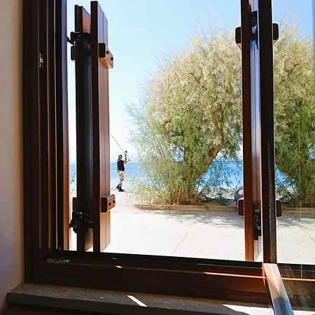 Armiriki Seafront House * Afissos