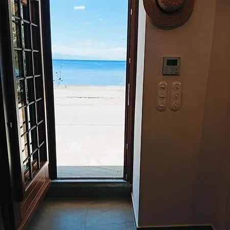 Armiriki Seafront House Semesterbostad *